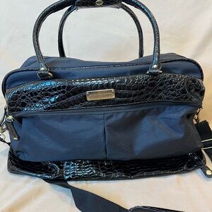 Samantha Brown , Black travel bag